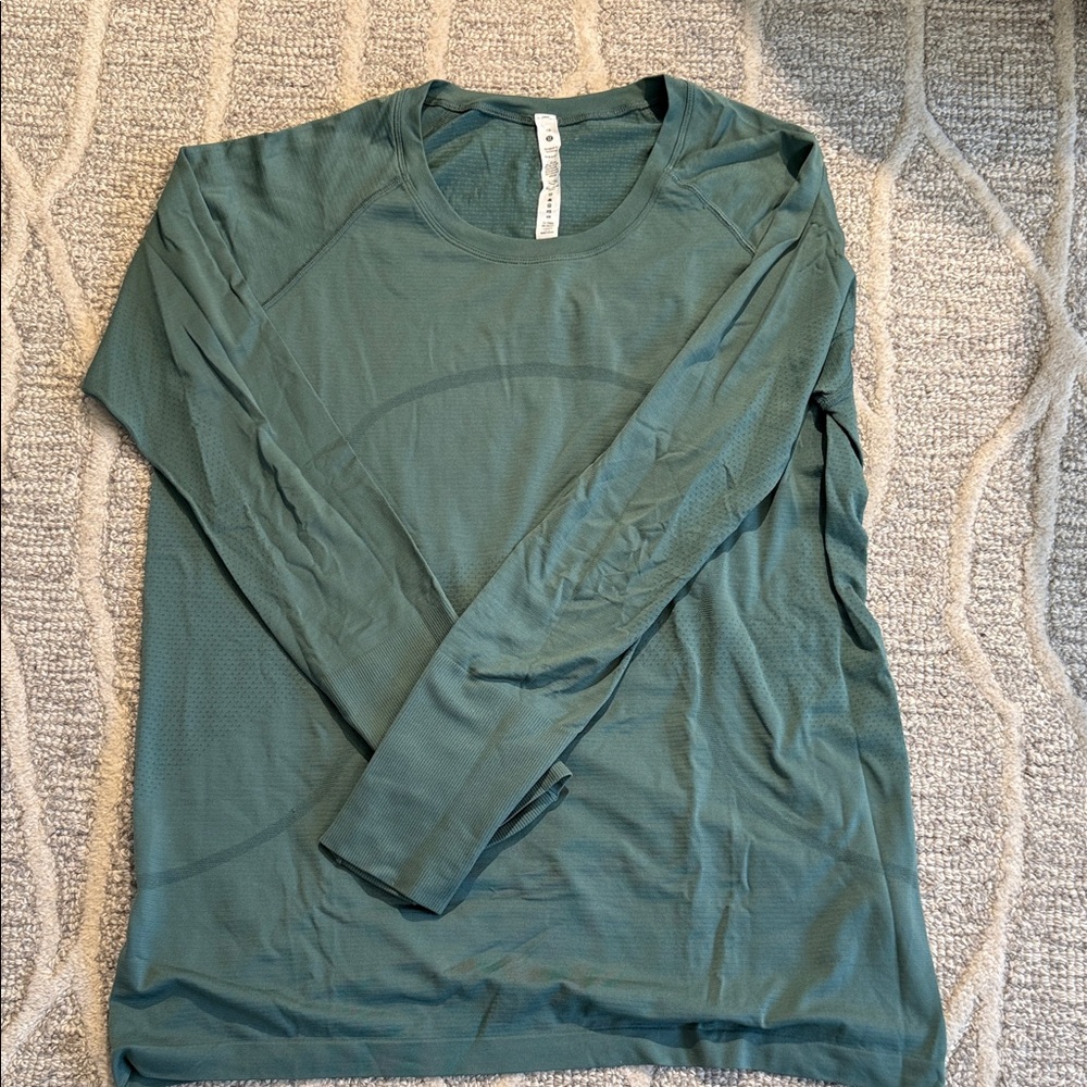 Lululemon swiftly tech long sleeve shirt